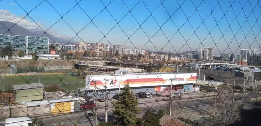 Se Vende! Sector Av. Raul Labbé Altura Av. La Dehesa