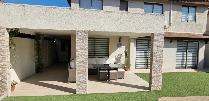 Se Vende Espectacular Casa En Brisas Norte De Chicureo