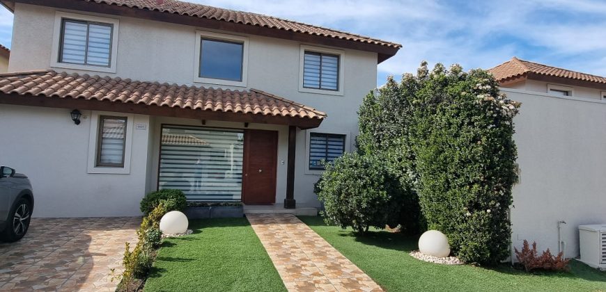 Se Vende Espectacular Casa En Brisas Norte De Chicureo