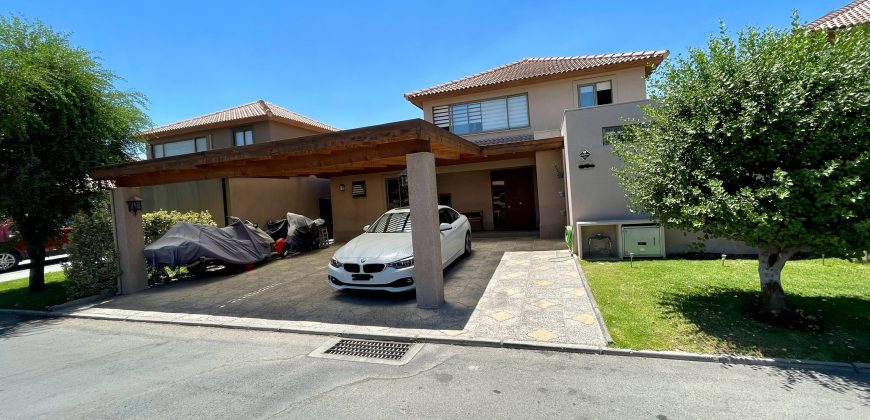 Se arrienda casa Remanso de Chicureo