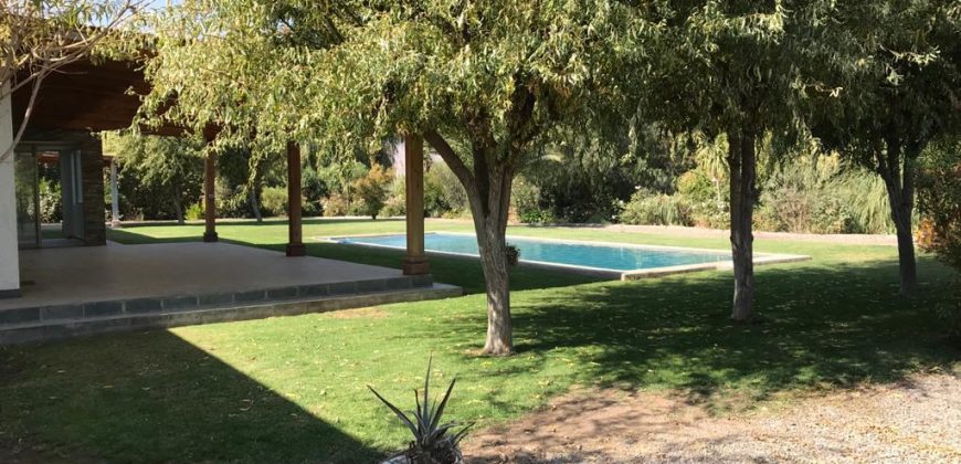 Se arrienda Brisas de Chicureo