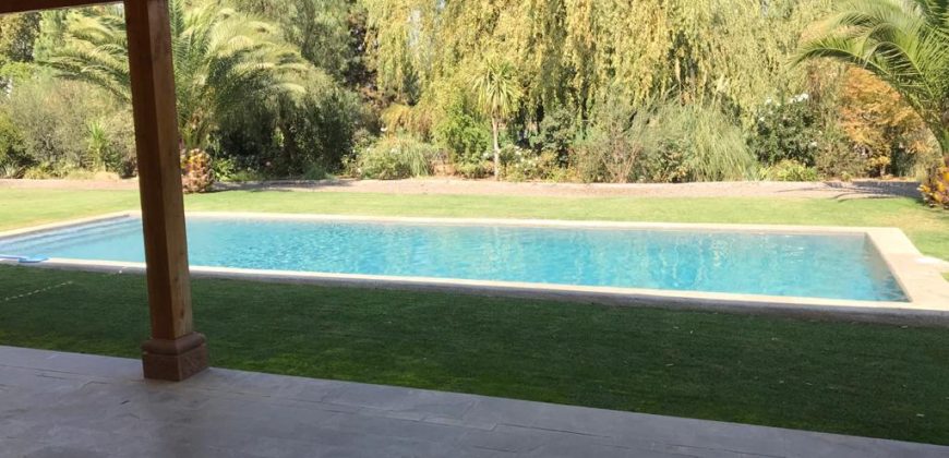 Se arrienda Brisas de Chicureo