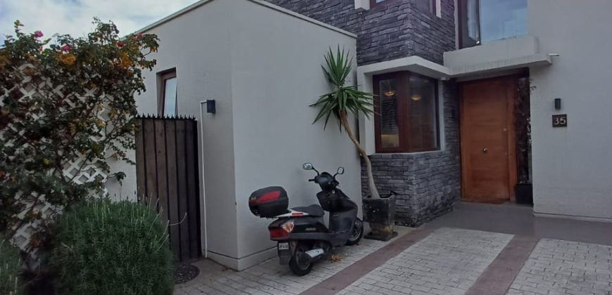 Linda Casa En Venta Chamisero De 3d + Serv